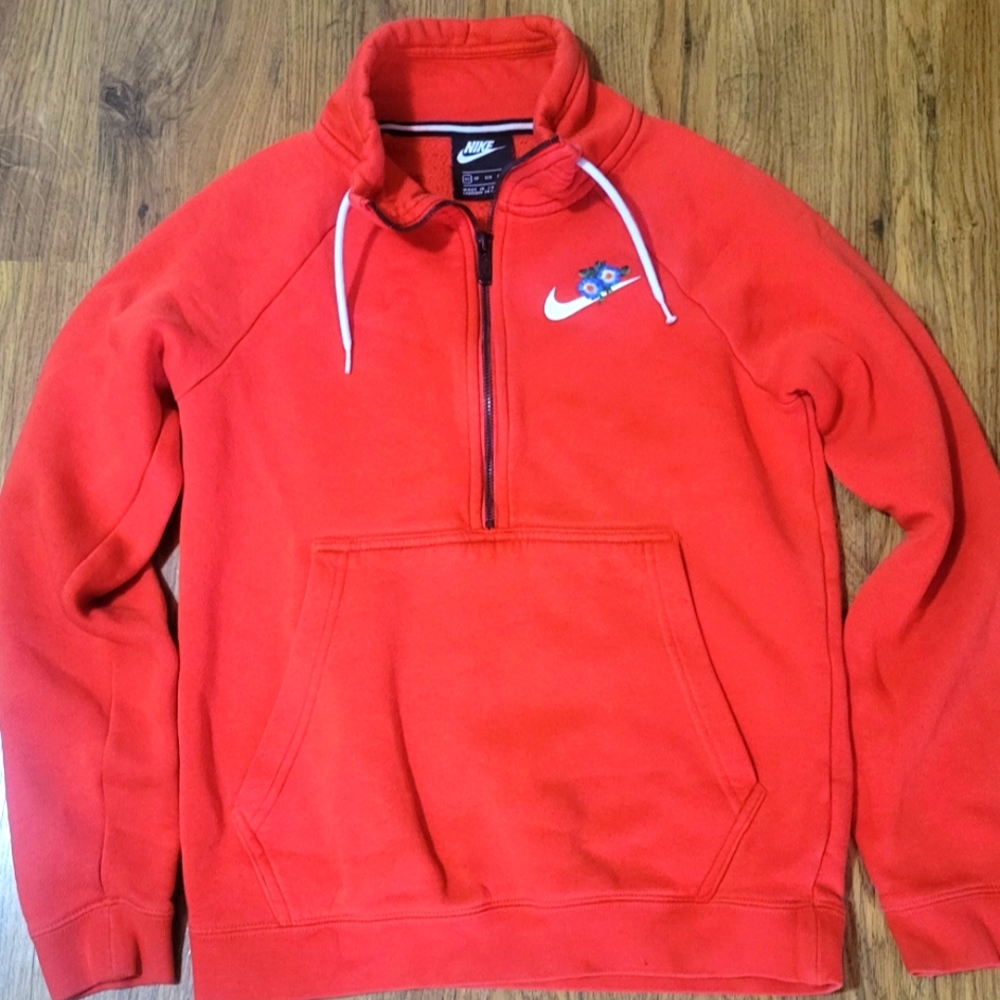 Nike sweatshirt